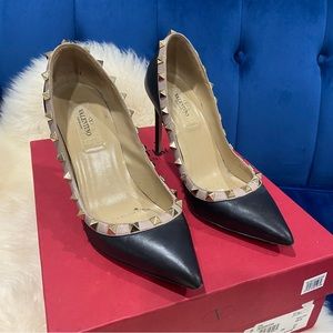 Valentino Garavani Rockstud Pumps